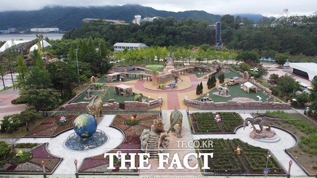 지난해 7월 부분 개장한 공룡엑스포 주 행사장인 당항포관광지 모습. /경남 고성군 제공