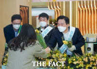  제주도-도의회-농협 4일 오전 8시 도청·도의회서 ‘사랑의 꽃 천다발 나눔행사’ 개최