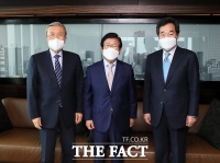  박병석, 이낙연·김종인과 회동…추경 적기에 처리하기로