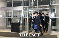  LH 본사 압수수색 10시간만에 마무리…전자문서 등 1박스 분량