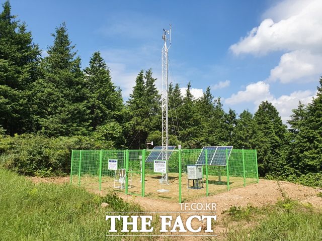 서부지방산림청이 금년 산악기상관측망 시설을 태풍과 강수가 주로 시작되는 남해안 지역 산림에 중점 설치한다고 밝혔다. /서부지방산림청 제공