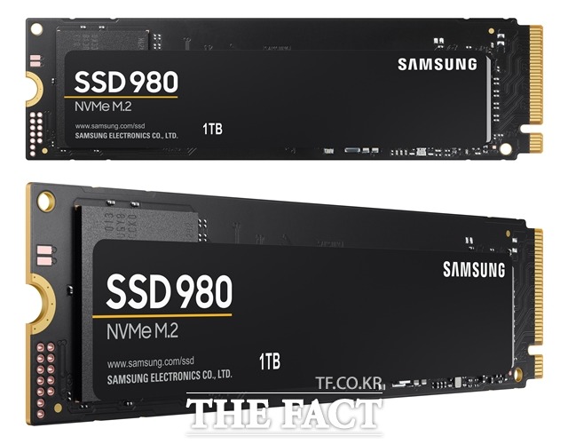 삼성전자가 최신 6세대 V낸드가 탑재된 NVMe SSD 980(사진)을 출시한다. /삼성전자 제공