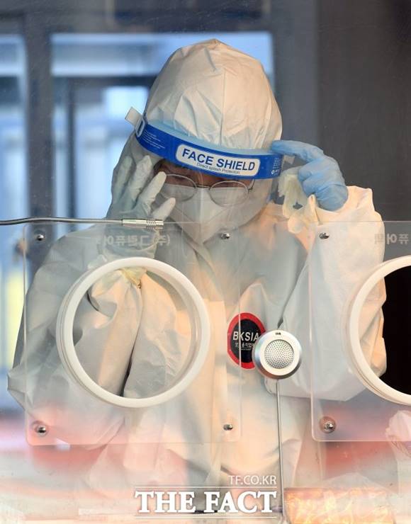 서울시가 218명의 집단감염이 발생한 순천향대학병원의 방역수칙 위반 여부를 확인한 결과 74명이 마스크를 미착용한 것으로 확인돼 과태료를 부과한다. /이새롬 기자