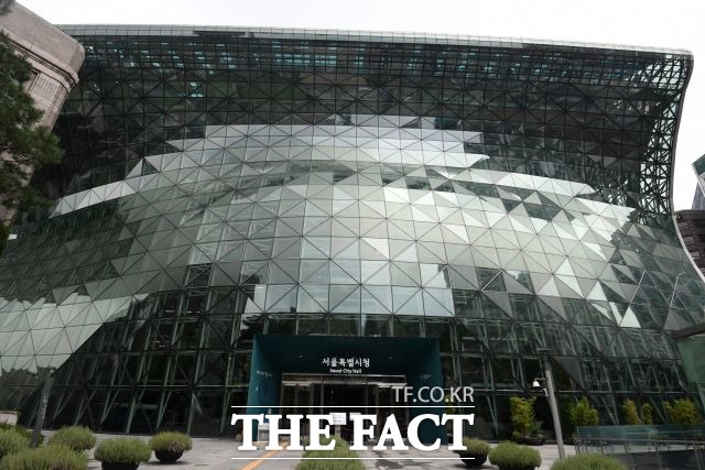 서울시 간부 6명이 업체로부터 접대를 받고 일부가 금품을 받은 사실이 드러났다. /남용희 기자