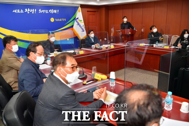 장성군이 11일 황룡강 지방정원 조성의 성공적 추진을 위해 실시설계용역 최종보고회를 개최했다./장성군 제공