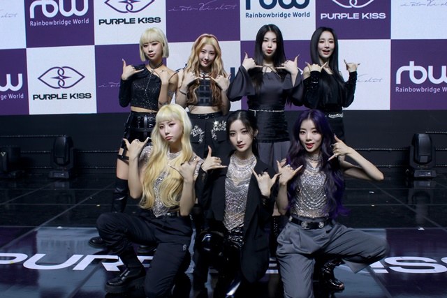 퍼플키스 멤버들(도시 채인 수안 지은 나고은 유키 이레-왼쪽 위부터 시계방향)은 신인상을 받고 싶다는 포부를 드러냈다. /RBW 제공