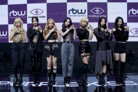  퍼플키스, '팬들 물들일 것'…'보랏빛' 오묘한 매력(종합)