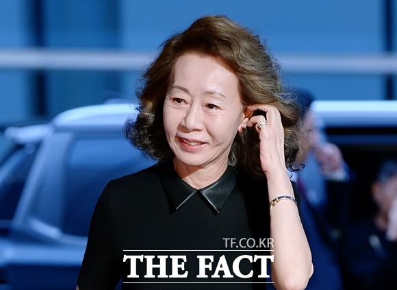 영화 미나리로 한국 배우 최초로 아카데미 여우조연상 후보에 오른 윤여정이 아카데미 후보 지명은 예상 밖의 일이었다며 소감을 밝혔다. /더팩트 DB