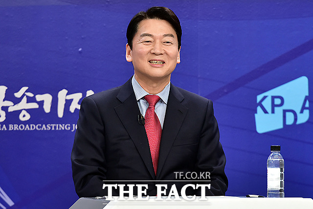 안철수 국민의당 서울시장 후보는 17일 합당 추진에 관한 오세훈 국민의힘 후보 공세에 대해 어떻게 하면 성공하는지 안다고 자신했다. /국회사진취재단