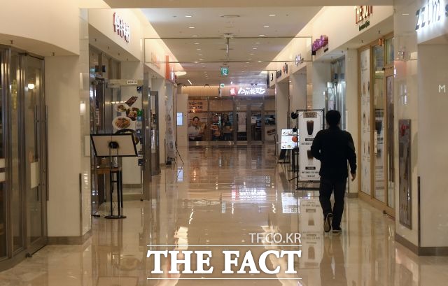 서울시가 감염 위험도가 높은 다중이용시설을 2주간 특별점검한다. /이동률 기자