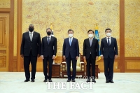  文대통령 '한미동맹, 세계사에 유례없는 성공 모범'