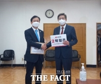  박형준 '엘시티 가족 비리 없어'···김영춘 “부모·자식 간 웃돈 거래'