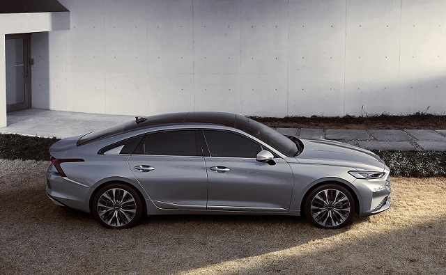 기아는 다음 달 초 출시 예정인 K8의 첫날 사전계약 대수가 1만8015대를 기록했다고 24일 밝혔다. /기아 제공