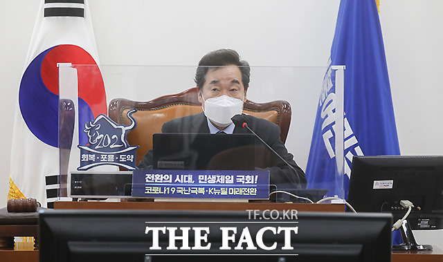 발언하는 이낙연 상임선거대책위원장.