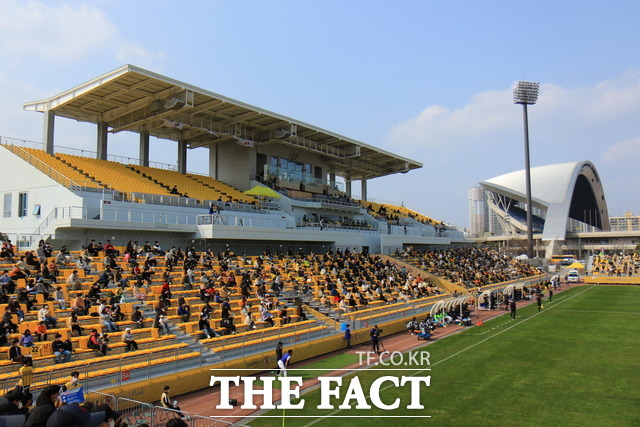 프로축구 광주FC가 새로운 도약을 위해 팬들의 아이디어를 제안 받는다. 사진은 광주축구전용구장/광주FC 제공