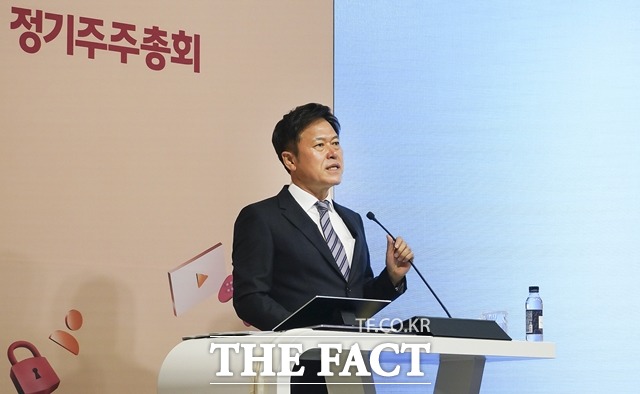 SK텔레콤이 올 상반기 중으로 지배구조 개편안을 내놓을 계획이다. 사진은 박정호 SK텔레콤 CEO. /SK텔레콤 제공