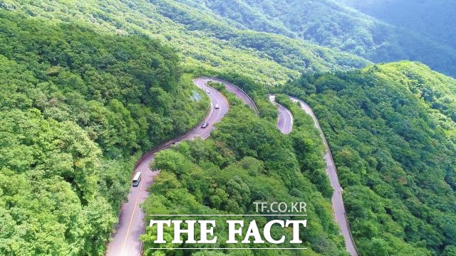 전북 남원역에서 출발하는 지리산 정령치 순환버스가 오는 4월 1일부터 하루 6회 운행을 재개한다. /남원시 제공