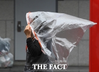 [오늘의 날씨] 전국에 봄비…'제주도·남해안 강한 비바람'