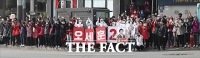  오세훈에 환호하는 지지자들 [TF사진관]