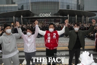  안철수와 코엑스 집중유세 펼치는 오세훈 [포토]