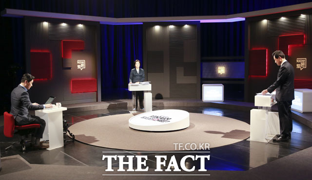첫 TV 토론 승자는 누구?