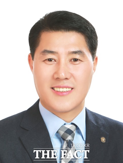 정상철 정읍시 의원은 “현장 중심의 의정활동으로 시민의 어려움을 살펴 지역발전에 최선의 노력을 다 하겠다”고 수상소감을 밝혔다. / 정읍시의회 제공