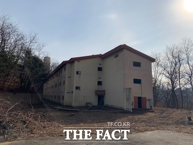 파주시 조리읍 미군반환기지인 캠프하우스내 미군숙소.이건물은 리모델링을 거쳐 케스트하우스로 운영된다./파주시청 제공