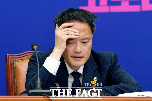 전·월세5%인상 제한 법안을 발의했던 박주민 더불어민주당 의원이 보유 아파트 임대료를 9% 인상해 내로남불 비판을 받고 있다. /이선화 기자