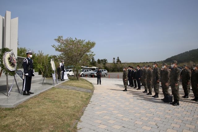 공군과 제주국제자유도시개발센터가 31일 오전 ‘제6주기 故딘 헤스 대령 추념식’을 개최했다. / JDC제공