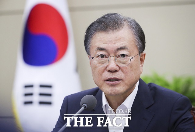 문재인 대통령이 4일 사회관계망서비스(SNS)를 통해 고 채현국 효암학원 이사장의 명복을 빌었다. /청와대 제공