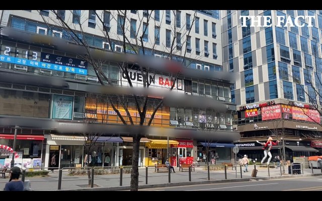 더팩트 취재진은 지난 2일 방송인 박수홍과 그의 친형이 공동으로 소유하고 있다는 서울 마곡동 상가를 찾았다. 두 사람은 해당 상가의 지분에 대해 극명한 입장 차이를 보이고 있다. /더팩트 DB