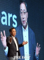  윤호영 카카오뱅크 대표 연봉 5억6400만 원…직원 평균 급여 7900만 원