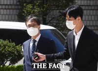  '정진웅이 한동훈 밀어눌렀다'…'고의성' 쟁점화