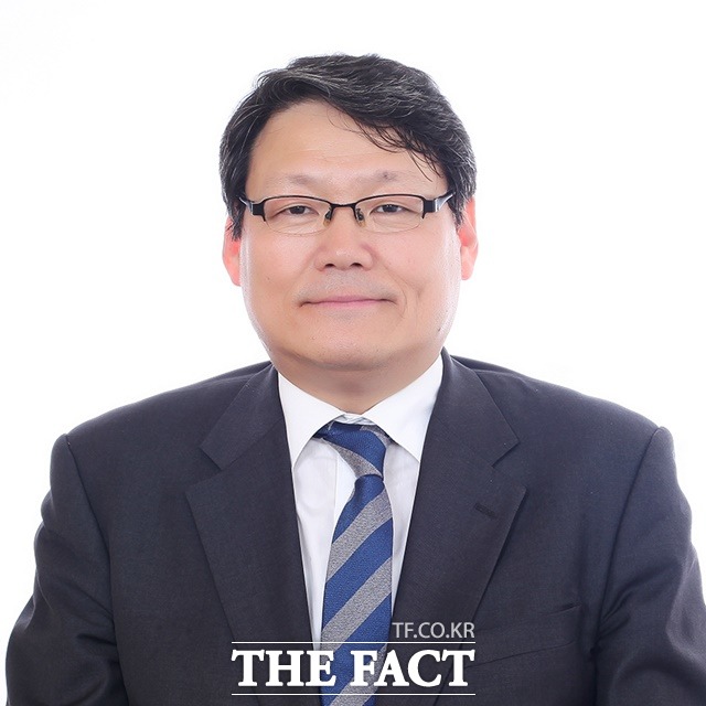 이광철 대통령비서실 민정비서관(사진)이 김학의 전 법무부 차관의 성접대 의혹 등에 대한 기획 사정에 개입했다는 의혹에 대해 검찰이 수사에 나선 가운데 청와대는 6일 사실무근이라며 부인했다. /청와대 제공