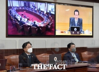  총리 발언 경청하는 박범계 법무부 장관 [포토]