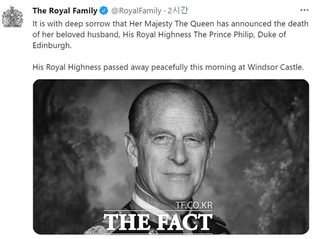버킹엄궁은 공식 트위터에 엘리자베스 2세의 남편 필립공의 별세를 전했다./버킹엄궁 트위터