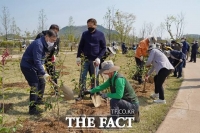  산림청 세종수목원서 탄소중립 나무심기