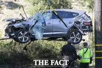  타이거 우즈 사고 당시 약병 발견…경찰, 보고서에 작성 