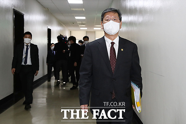 경찰이 택시기사 폭행 의혹을 받는 이용구 법무부 차관의 휴대폰을 포렌식해 통화내역을 조사 중이다./이새롬 기자