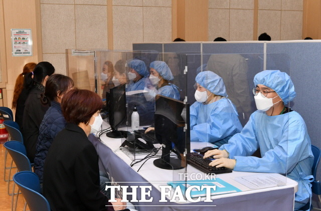 담양군은 오는 15일부터 담양문화회관 예방접종센터에서 만 75세 이상 어르신과 노인시설 입소자 등을 대상으로 화이자 백신 접종을 시작한다./담양군 제공