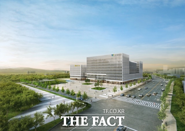 고양시 신청사 건립사업이 한국지방행정연구원 지방투자사업관리센터(LIMAC)의 타당성 조사를 통과 함에 따라 탄력을 받게 됐다.신청사 건립은 총사업비 2,950억원이 투여되며,연면적 73,946㎡ 규모로 9월 국제 현상설계공모를 거쳐 내년 1월 건축계획안이 최종 확정된다.사진은 신청사 예상 조감도/고양시 제공