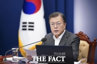  문 대통령 '빈틈없는 방역과 백신 접종으로 'K-방역' 성공 이어나갈 것'