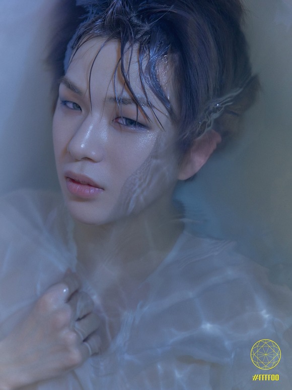 컬러 시리즈인 미니 앨범 CYAN(사이언), MAGENTA(마젠타) 두 편의 스토리를 통해 솔로 아티스트로서 꿈틀대기 시작한 강다니엘은 YELLOW에 이르러 마침내 자신의 이야기를 꺼내놓는 싱어송라이터로 형체를 구체화했다. /커넥트엔터 제공