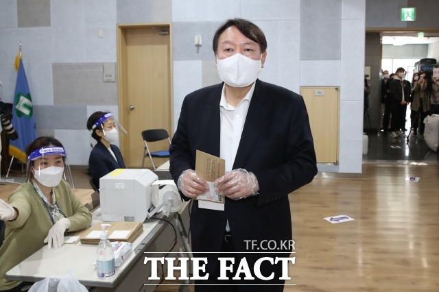 윤석열 전 검찰총장의 징계처분 취소 소송에 대해 법무부가 4개월간 의견을 밝히지 않았다는 보도가 나오자 법무부는 13일 적극 대응하고 있다고 해명했다. /임세준 기자