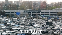 빈자리 찾기 힘든 김포공항 주차장 [포토]