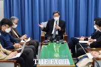  부산시청 출입기자 확진…박형준 시장 등 부산시 간부 코로나 검사