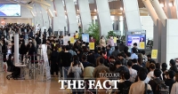  '4차 유행 문턱'…공항은 여행객들로 북적북적 [TF사진관]