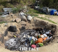  구미시,선산공원묘원...그동안  장례식 쓰레기 불법소각