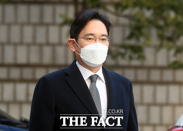 충수염으로 지난달 수술을 받은 이재용 삼성전자 부회장이 15일 구치소로 복귀한다. /이동률 기자