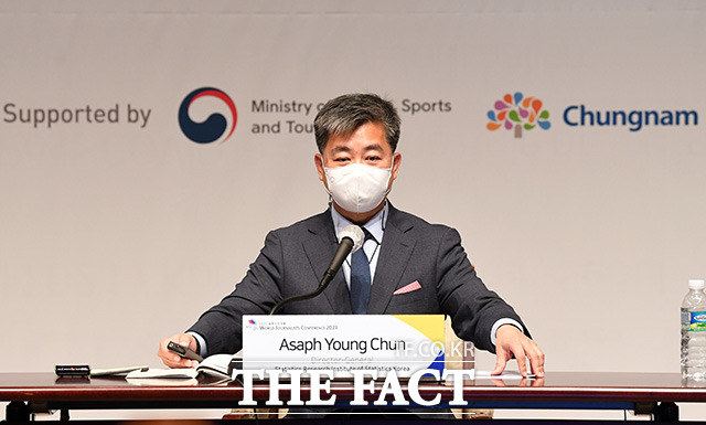 발제하는 전영일 통계개발원 원장.